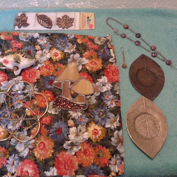 RETRO COUNTRY STYLE MUSHROOMS BEADS HANG NECKLACE CASE STENCILS FISH LEAVES LOY - Picture 5 of 13